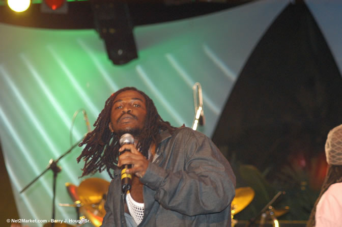 Prophecy - Red Stripe Reggae Sumfest 2005 - International Night - July 22th, 2005 - Negril Travel Guide, Negril Jamaica WI - http://www.negriltravelguide.com - info@negriltravelguide.com...!