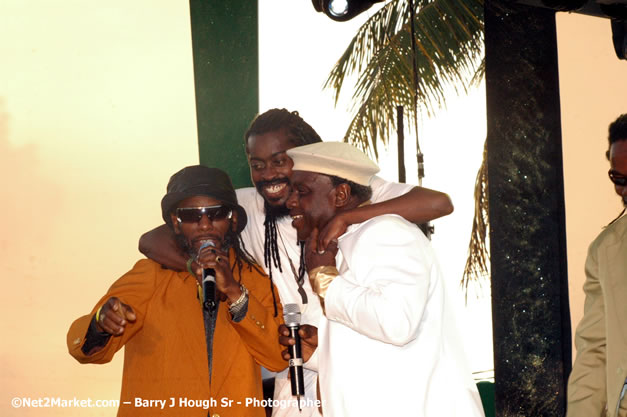 Beeniw Man & Barbee  - Red Stripe Reggae Sumfest 2007 - Zenith - Saturday, July 21, 2007 - Catherine Hall, Montego Bay, St James, Jamaica W.I. - Negril Travel Guide, Negril Jamaica WI - http://www.negriltravelguide.com - info@negriltravelguide.com...!