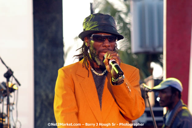 Mighty Diamonds - Red Stripe Reggae Sumfest 2007 - Zenith - Saturday, July 21, 2007 - Catherine Hall, Montego Bay, St James, Jamaica W.I. - Negril Travel Guide, Negril Jamaica WI - http://www.negriltravelguide.com - info@negriltravelguide.com...!