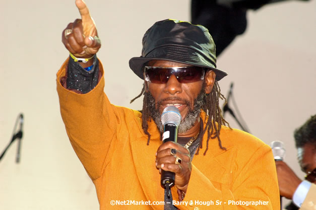 Mighty Diamonds - Red Stripe Reggae Sumfest 2007 - Zenith - Saturday, July 21, 2007 - Catherine Hall, Montego Bay, St James, Jamaica W.I. - Negril Travel Guide, Negril Jamaica WI - http://www.negriltravelguide.com - info@negriltravelguide.com...!