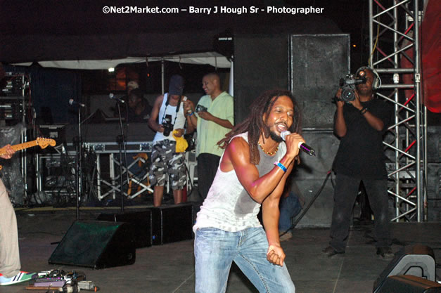 Rootz Underground - Red Stripe Reggae Sumfest 2007 - Zenith - Saturday, July 21, 2007 - Catherine Hall, Montego Bay, St James, Jamaica W.I. - Negril Travel Guide, Negril Jamaica WI - http://www.negriltravelguide.com - info@negriltravelguide.com...!