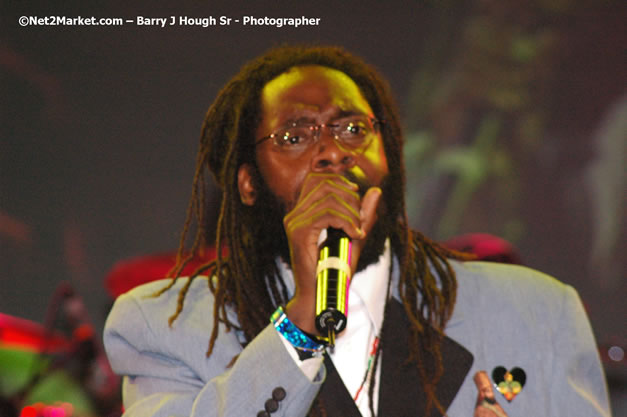 Tarrus Riley - Red Stripe Reggae Sumfest 2007 - Zenith - Saturday, July 21, 2007 - Catherine Hall, Montego Bay, St James, Jamaica W.I. - Negril Travel Guide, Negril Jamaica WI - http://www.negriltravelguide.com - info@negriltravelguide.com...!