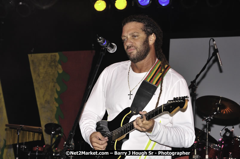 Andy Vernon @ Red Stripe Reggae Sumfest 2008 International Night 2, Catherine Hall, Montego Bay - Saturday, July 19, 2008 - Reggae Sumfest 2008 July 13 - July 19, 2008 - Photographs by Net2Market.com - Barry J. Hough Sr. Photojournalist/Photograper - Photographs taken with a Nikon D300 - Negril Travel Guide, Negril Jamaica WI - http://www.negriltravelguide.com - info@negriltravelguide.com...!