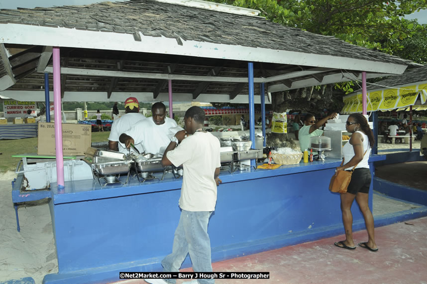 Reggae Sumfest Beach Party at Tropical Beach, Montego Bay - Sunday, July 13, 2008 - Negril Travel Guide, Negril Jamaica WI - http://www.negriltravelguide.com - info@negriltravelguide.com...!