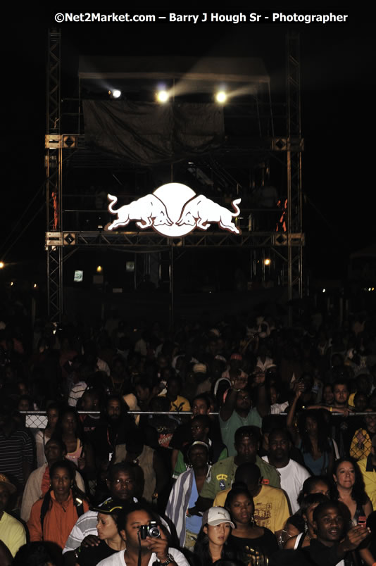 Beres Hammond @ Red Stripe Reggae Sumfest 2008 International Night 2, Catherine Hall, Montego Bay - Saturday, July 19, 2008 - Reggae Sumfest 2008 July 13 - July 19, 2008 - Photographs by Net2Market.com - Barry J. Hough Sr. Photojournalist/Photograper - Photographs taken with a Nikon D300 - Negril Travel Guide, Negril Jamaica WI - http://www.negriltravelguide.com - info@negriltravelguide.com...!