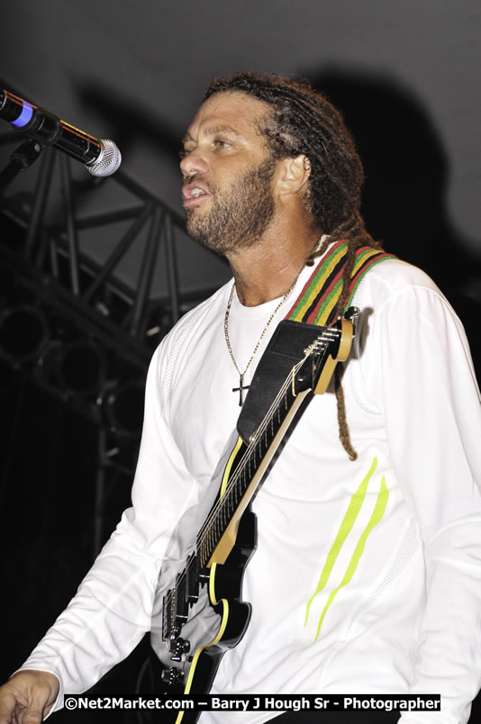 Andy Vernon @ Reggae Sumfest 2008 International Night 2, Catherine Hall, Montego Bay - Saturday, July 19, 2008 - Reggae Sumfest 2008 July 13 - July 19, 2008 - Photographs by Net2Market.com - Barry J. Hough Sr. Photojournalist/Photograper - Photographs taken with a Nikon D300 - Negril Travel Guide, Negril Jamaica WI - http://www.negriltravelguide.com - info@negriltravelguide.com...!