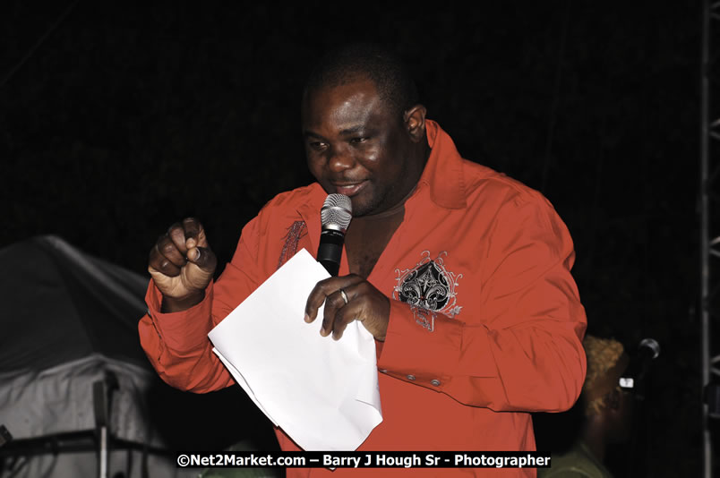 Bonafide @ Reggae Sumfest 2008 International Night 2, Catherine Hall, Montego Bay - Saturday, July 19, 2008 - Reggae Sumfest 2008 July 13 - July 19, 2008 - Photographs by Net2Market.com - Barry J. Hough Sr. Photojournalist/Photograper - Photographs taken with a Nikon D300 - Negril Travel Guide, Negril Jamaica WI - http://www.negriltravelguide.com - info@negriltravelguide.com...!