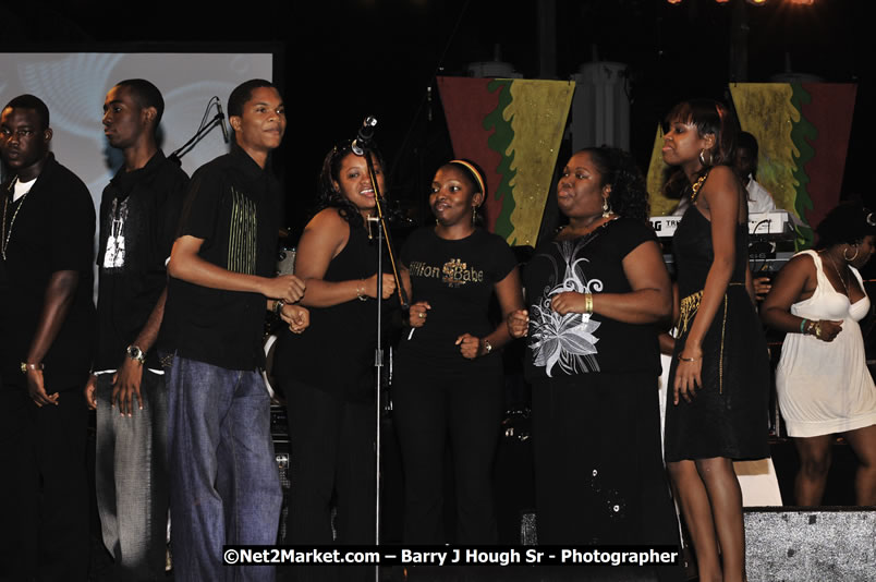 Tarrus Riley @ Reggae Sumfest 2008 International Night 2, Catherine Hall, Montego Bay - Saturday, July 19, 2008 - Reggae Sumfest 2008 July 13 - July 19, 2008 - Photographs by Net2Market.com - Barry J. Hough Sr. Photojournalist/Photograper - Photographs taken with a Nikon D300 - Negril Travel Guide, Negril Jamaica WI - http://www.negriltravelguide.com - info@negriltravelguide.com...!