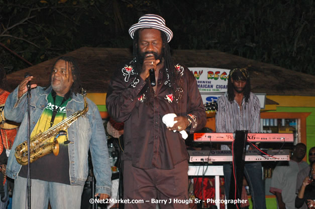 Tarrus Riley, Jimmy Riley, and Dwayne Stephensen - Money Cologne Promotions in association with "British Link Up" presents Summer Jam featuring She's Royal Tarrus Riley & Jimmy Riley - Plus Ras Slick, Sham Dawg, and Whiskey Bagio @ Roots Bamboo, Norman Manley Boulevard, Negril, Jamaica W.I. - Backed up Dean Fraser & The Hurricanne Band - MC Barry G and Rev. BB - July 25, 2007 - Negril Travel Guide.com, Negril Jamaica WI - http://www.negriltravelguide.com - info@negriltravelguide.com...!