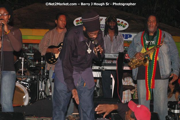 Tarrus Riley, Jimmy Riley, and Dwayne Stephensen - Money Cologne Promotions in association with "British Link Up" presents Summer Jam featuring She's Royal Tarrus Riley & Jimmy Riley - Plus Ras Slick, Sham Dawg, and Whiskey Bagio @ Roots Bamboo, Norman Manley Boulevard, Negril, Jamaica W.I. - Backed up Dean Fraser & The Hurricanne Band - MC Barry G and Rev. BB - July 25, 2007 - Negril Travel Guide.com, Negril Jamaica WI - http://www.negriltravelguide.com - info@negriltravelguide.com...!