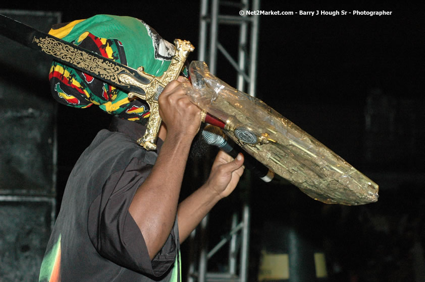 Jessie Jender - Smile Jamaica, Nine Miles, St Anns, Jamaica - Saturday, February 10, 2007 - The Smile Jamaica Concert, a symbolic homecoming in Bob Marley's birthplace of Nine Miles - Negril Travel Guide, Negril Jamaica WI - http://www.negriltravelguide.com - info@negriltravelguide.com...!