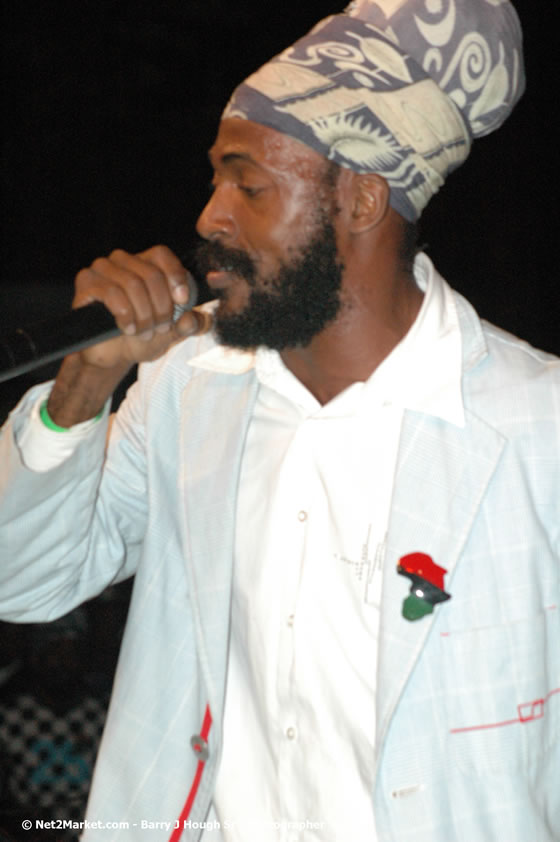 Lutan Fyah - Smile Jamaica, Nine Miles, St Anns, Jamaica - Saturday, February 10, 2007 - The Smile Jamaica Concert, a symbolic homecoming in Bob Marley's birthplace of Nine Miles - Negril Travel Guide, Negril Jamaica WI - http://www.negriltravelguide.com - info@negriltravelguide.com...!