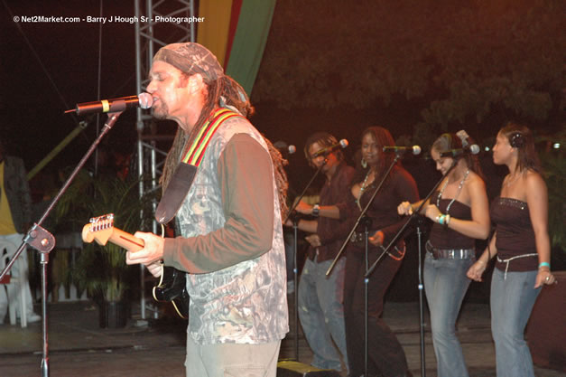 Andy Vernon - Ignition - The Internation Fire Blazes - Friday, July 21, 2006 - Montego Bay, Jamaica - Negril Travel Guide, Negril Jamaica WI - http://www.negriltravelguide.com - info@negriltravelguide.com...!