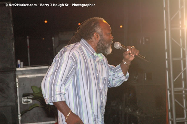 Freddie McGregor @ Western Consciousness 2007 - Presented by King of Kings Productons - Saturday, April 28, 2007 - Llandilo Cultural Centre, Savanna-La-Mar, Westmoreland, Jamaica W.I. - Negril Travel Guide, Negril Jamaica WI - http://www.negriltravelguide.com - info@negriltravelguide.com...!