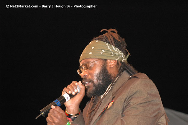 Tarrus Riley @ Western Consciousness 2007 - Presented by King of Kings Productons - Saturday, April 28, 2007 - Llandilo Cultural Centre, Savanna-La-Mar, Westmoreland, Jamaica W.I. - Negril Travel Guide, Negril Jamaica WI - http://www.negriltravelguide.com - info@negriltravelguide.com...!