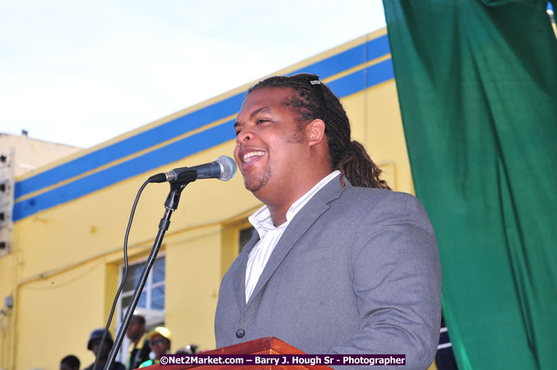 The City of Montego Bay Welcomes Our 2008 Olympians - Western Motorcade - Civic Ceremony - A Salute To Our Beijing Heros - Sam Sharpe Square, Montego Bay, Jamaica - Tuesday, October 7, 2008 - Photographs by Net2Market.com - Barry J. Hough Sr. Photojournalist/Photograper - Photographs taken with a Nikon D300 - Negril Travel Guide, Negril Jamaica WI - http://www.negriltravelguide.com - info@negriltravelguide.com...!