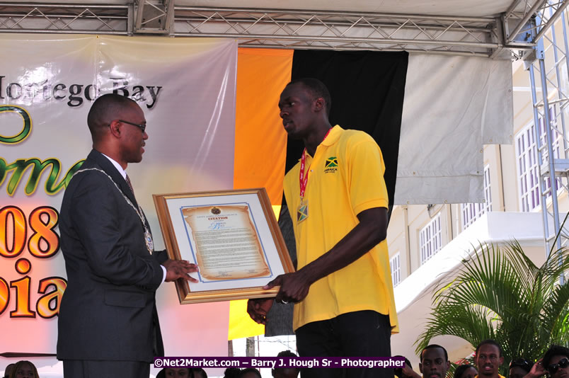 The City of Montego Bay Welcomes Our 2008 Olympians - Western Motorcade - Civic Ceremony - A Salute To Our Beijing Heros - Sam Sharpe Square, Montego Bay, Jamaica - Tuesday, October 7, 2008 - Photographs by Net2Market.com - Barry J. Hough Sr. Photojournalist/Photograper - Photographs taken with a Nikon D300 - Negril Travel Guide, Negril Jamaica WI - http://www.negriltravelguide.com - info@negriltravelguide.com...!